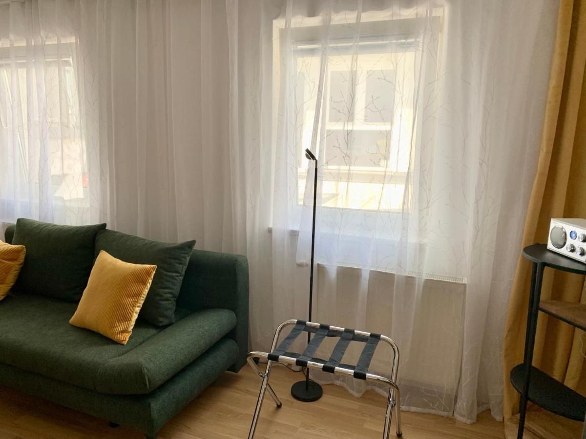 Air-Conditioned, Quiet Apartment With A Terrace In Center Of St Poelten - Smart Tv Sankt Polten Bagian luar foto