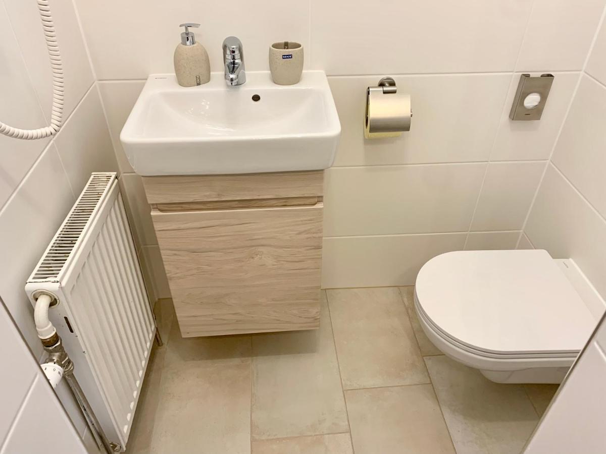 Air-Conditioned, Quiet Apartment With A Terrace In Center Of St Poelten - Smart Tv Sankt Polten Bagian luar foto